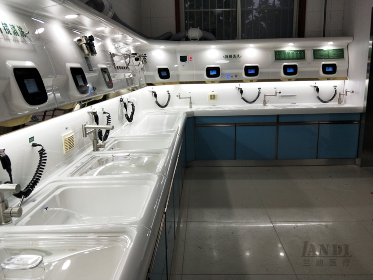 L型肠镜清洗中心工作站新款设备厂家为辽宁妇幼保健院提供服务